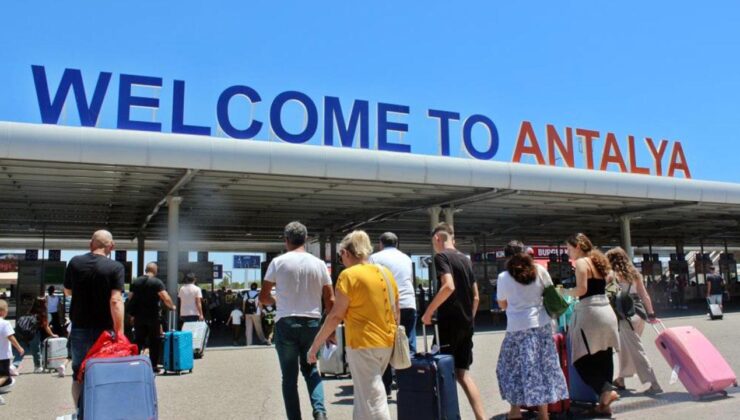 Antalya’da turist sayısında tüm zamanların rekoru