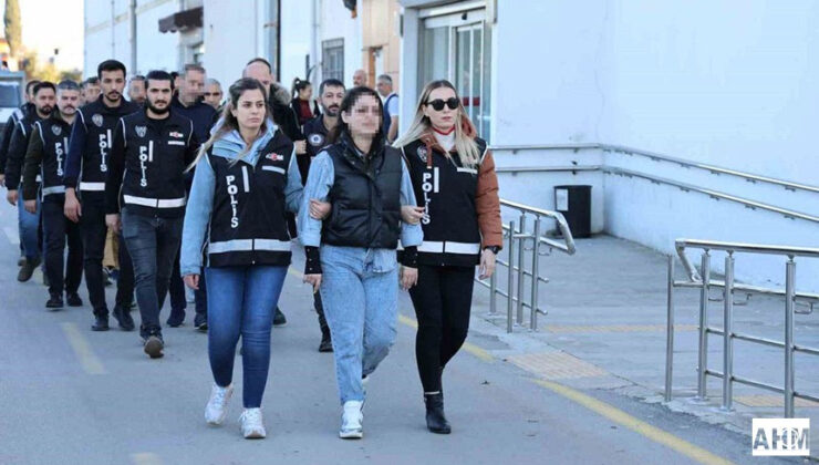 Büyükşehir Belediyesine Operasyonda 5 Tutuklama