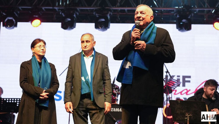 Alevilere Mesafeler, Şakirpaşa’da İlkay Akkaya’lı Konserle Müjdeler Ver!