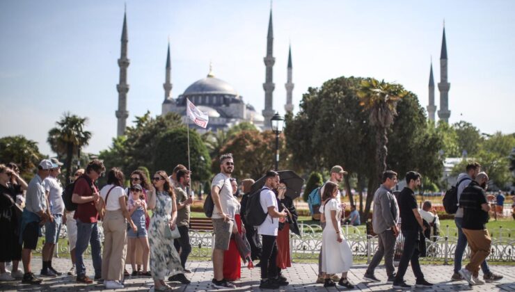 Türkiye 11 ayda 52,7 milyonun üzerinde ziyaretçi ağırladı