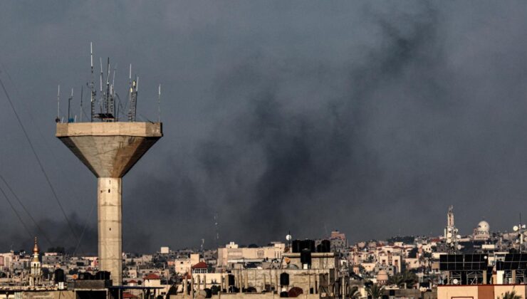 İsrail, kısmen çekildiği Gazze Şeridi’nin orta kesimlerini yoğun şekilde bombaladı