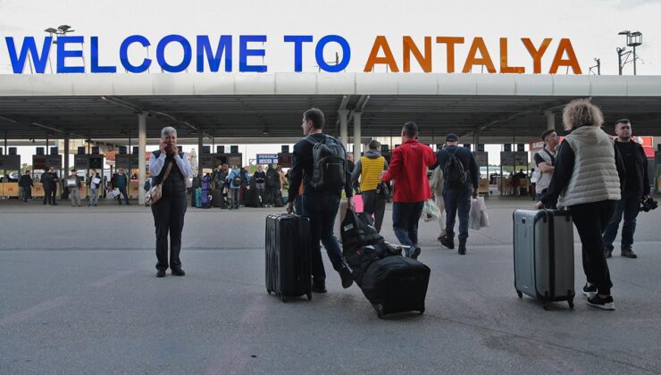 Antalya’nın bu yıl 16,5 milyondan fazla turist ağırlaması bekleniyor