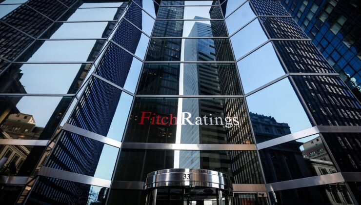 Fitch, bu yıla ilişkin küresel ekonomik büyüme tahminini yükseltti