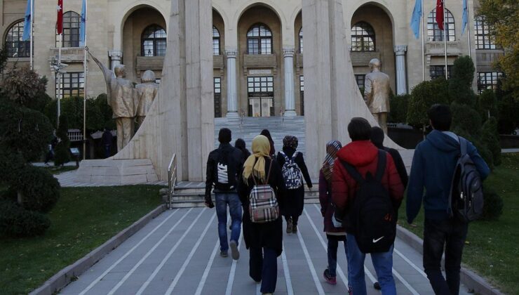 Bazı fakülte ve yüksekokullar kapatılırken yenileri kuruldu