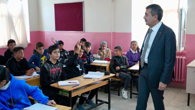 Bakan Tekin, köy okullarını ziyaret etti