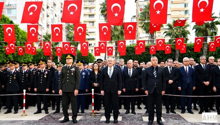 Atatürk, Ölümünün 86. Yılında Bir Kez Daha Özlemle Anıldı